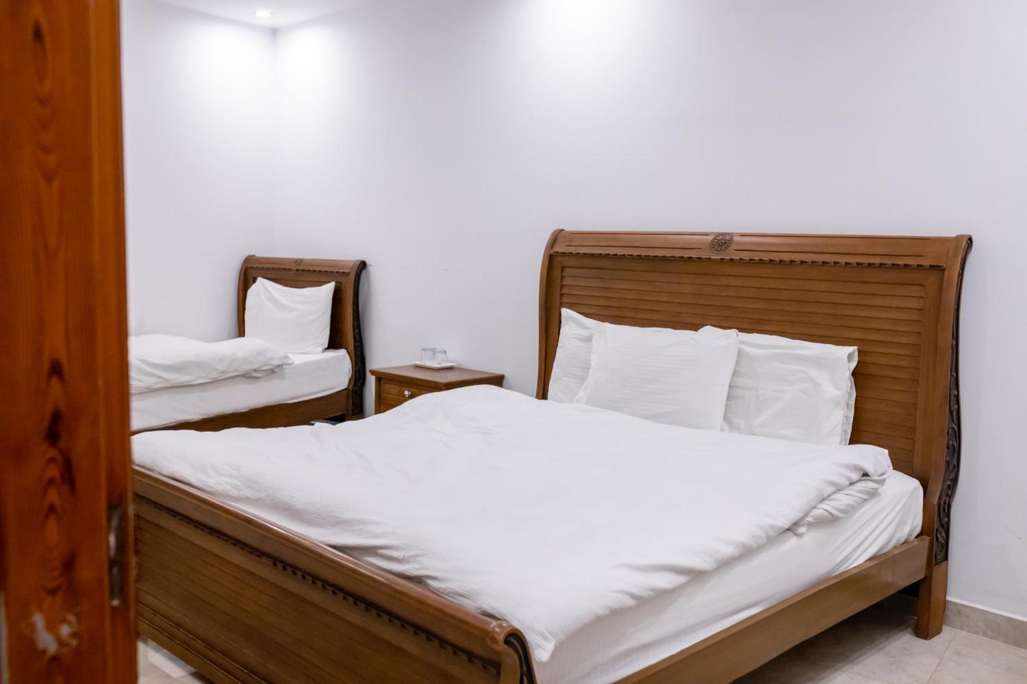 Regal Residency Hotell Rawalpindi Exteriör bild